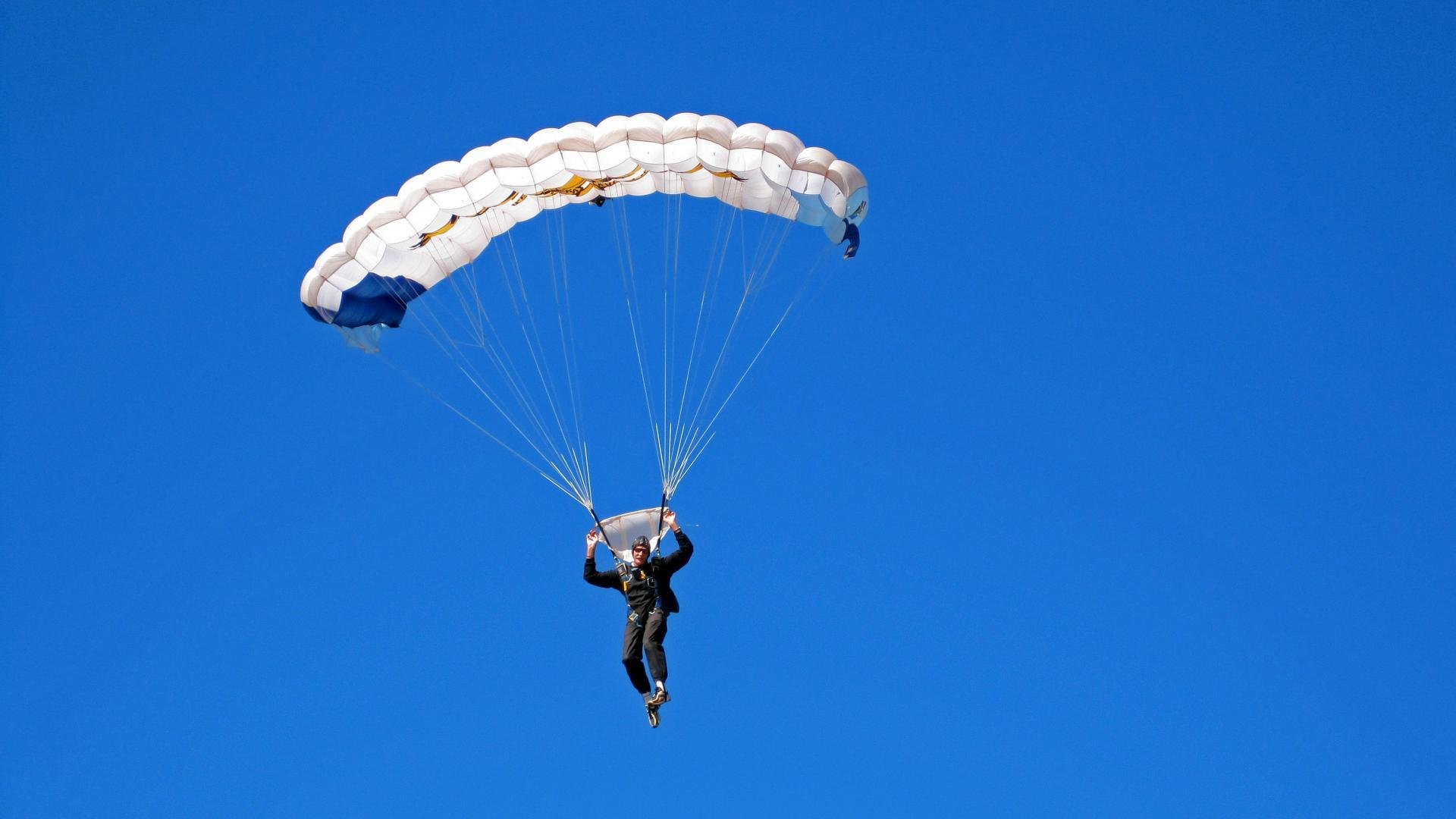 综合体育系“优秀毕业生回校讲评赛” 学长赛后亲自点评战术